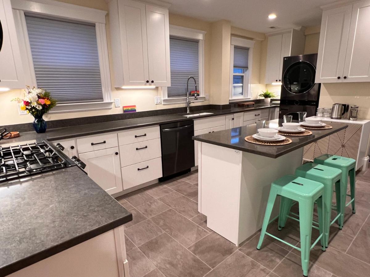 Your Boston Retreat - Great Porches - 2/Br Sleep 6 Everett Exterior photo